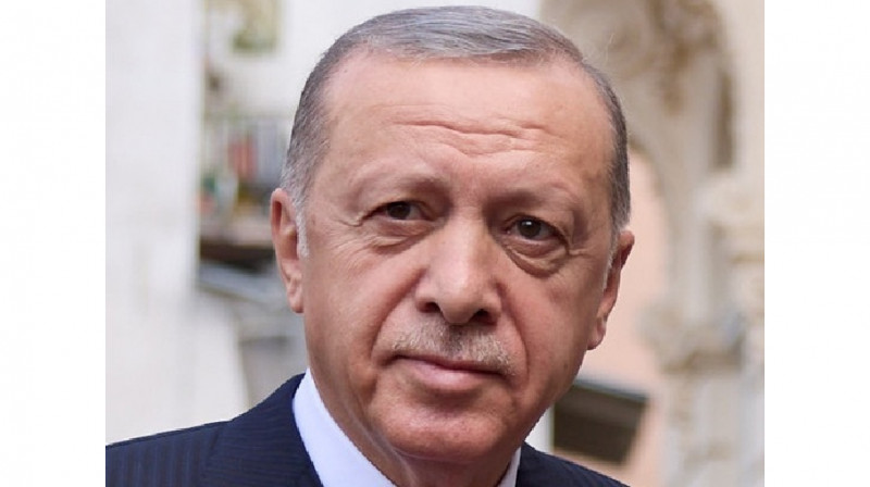 Ердоған жер сілкінісінен зардап шеккендерге бір жылға пәтер жалдау ақысы берілетінін мәлімдеді