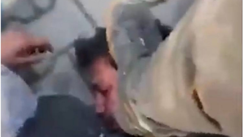 Турецкие силовики избивают мародеров, орудовавших в пострадавших от землетрясения регионах. Видео