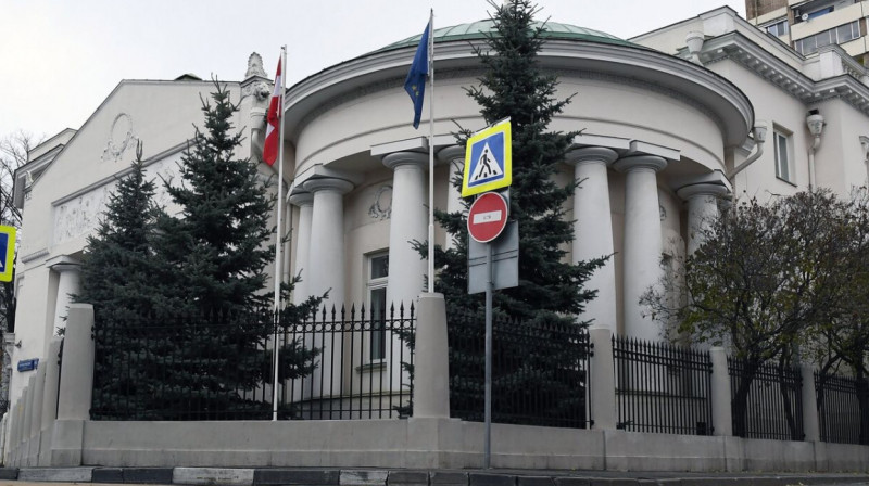 Россия высылает из страны четырех дипломатов Австрии