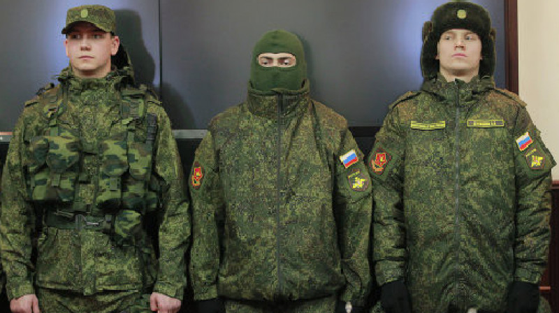 Трех генералов Минобороны РФ уволили из-за некачественной военной формы