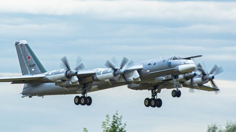 Истребители США перехватили российский бомбардировщик близ Аляски