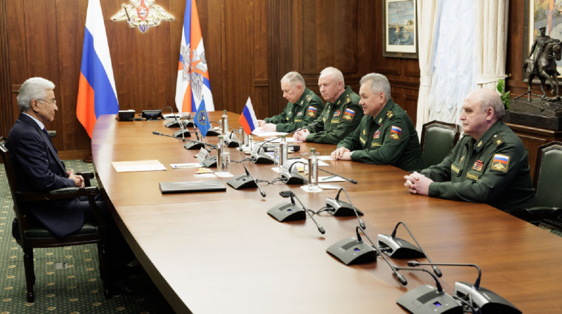 Тасмагамбетов встретился с министром обороны России Шойгу