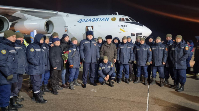 Второй эшелон казахстанских спасателей вернулся в Астану
