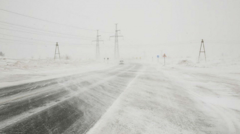 Дороги закрыли в четырех областях РК из-за непогоды