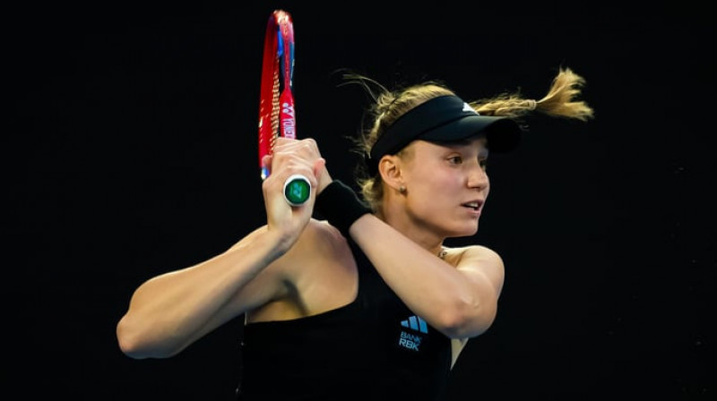 Рыбакина получила травму и снялась с турнира перед матчем в Дубае