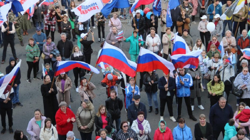 В России студентам обещают закрыть долги по учебе за участие в провластном митинге