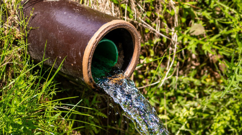 5,5 млн тенге выплатит "Караганды Су" за слив сточных вод в реку