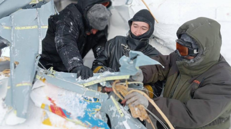 Борт был неуправляем - МЧС о крушении вертолета