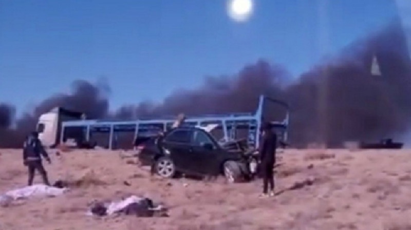 Пожар и четверо погибших: иномарка влетела в автовоз в Мангистау