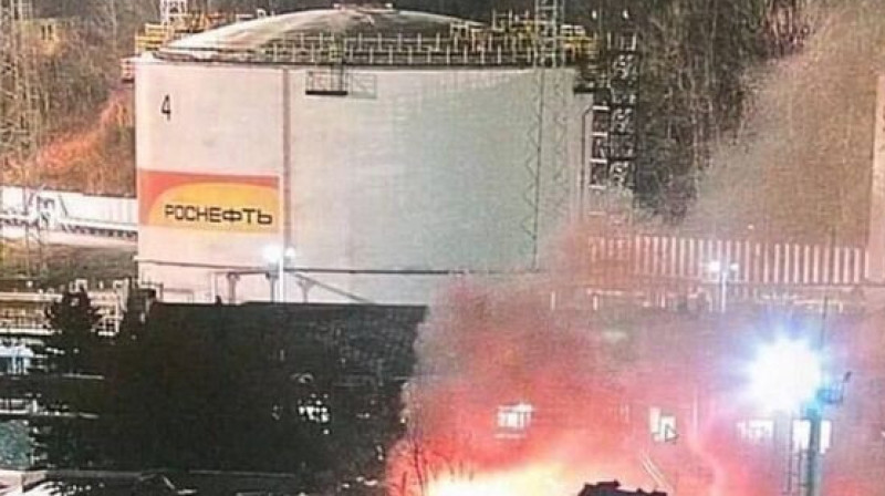 На нефтебазе "Роснефти" произошёл пожар после атаки дронов - СМИ