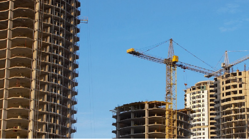 Работают без документов: приостановлена стройка на 76 объектах Астаны