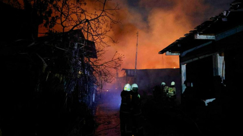 Индонезияда жанармай станциясын 17 адам өрттен қайтыс болды