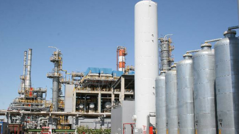 Рабочий погиб во время строительных операций на территории Атырауского НПЗ