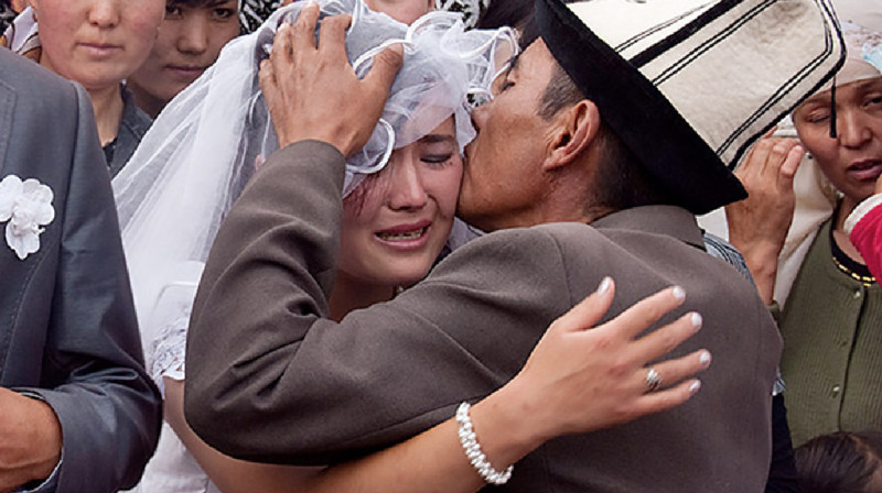 23% казахстанцев не против похищения женщин ради замужества - исследование