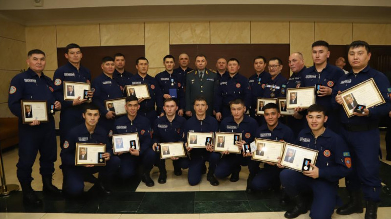 Түркиядағы құтқару жұмыстары қатысқан қазақстандық ТЖМ қызметкерлері марапатталды