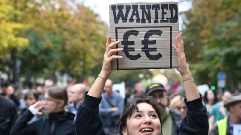 Забастовка против пенсионной реформы началась во Франции