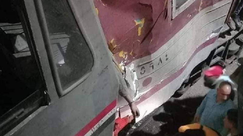 Пассажирский поезд сошел с рельсов в Египте, есть погибший