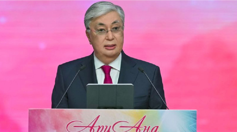 Президент Токаев поздравил женщин с 8 Марта