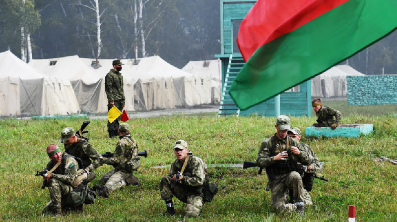Лукашенко подписал указ о призыве белорусских офицеров запаса на военную службу