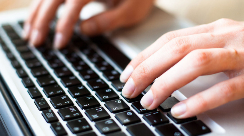 В Кыргызстане для борьбы с насилием хотят запретить порнографические сайты