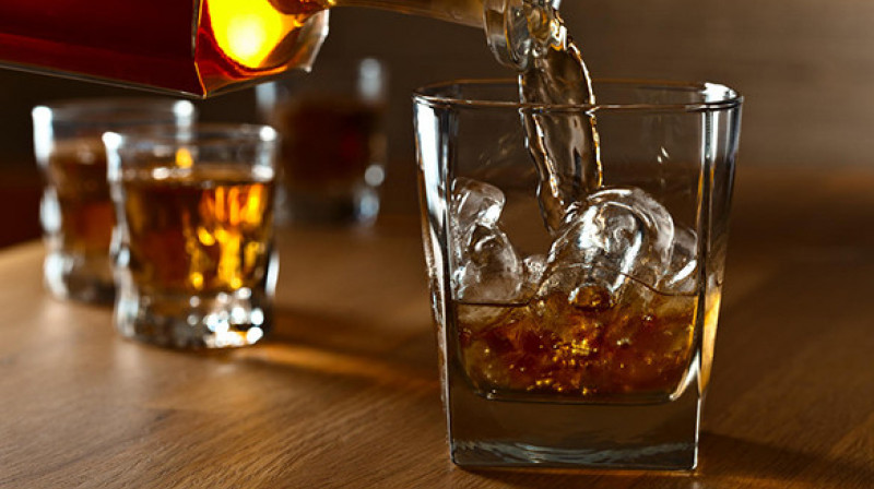 139 млн литров: казахстанцы выпили рекордное количество алкоголя за 2022 год