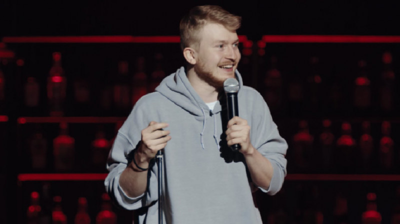 «Мне просто вырубали микрофон на сцене» - российский стендап-комик о концерте в Ташкенте