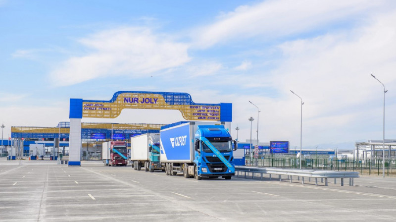 На 40% вырос пропуск грузов из КНР в Казахстан