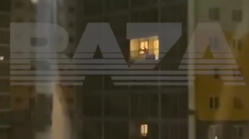 В Подмосковье мужчина устроил стрельбу очередями с балкона многоэтажки