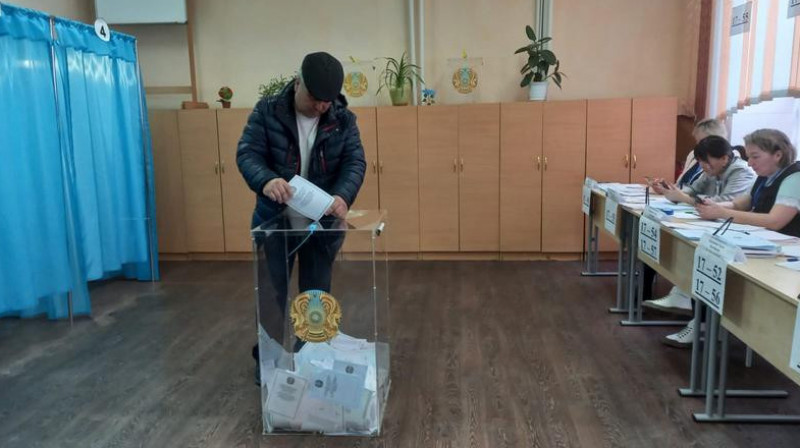 На территории Казахстана закрылись все избирательные участки