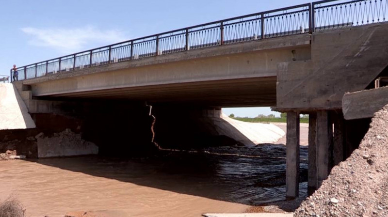 Түркістан облысында кішкентай қыз Арыс өзеніне ағып кетті