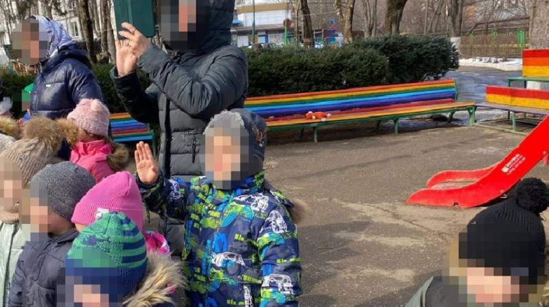 В Ставрополье детсад проверяют на «пропаганду ЛГБТ» из-за цвета уличных скамеек