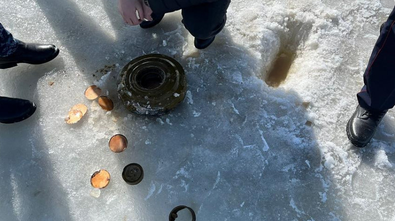 Рыбаки обнаружили противотанковую мину на озере в Кокшетау