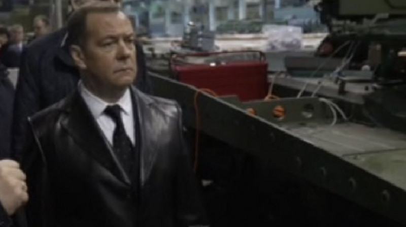 "Начну вас громить как преступников" - Медведев заговорил словами Сталина