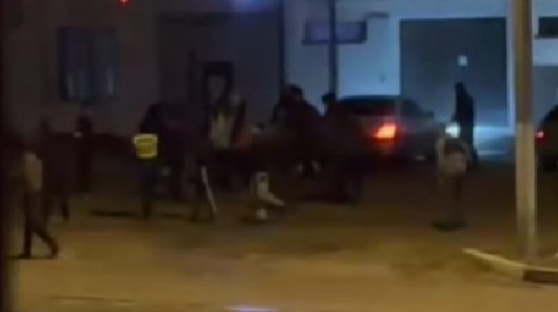 Полиция применила оружие во время массовой драки в Шахтинске