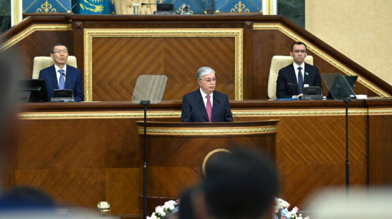 Тоқаев "Қазақстанның халық әртісі" атағын қайта қалпына келтірді