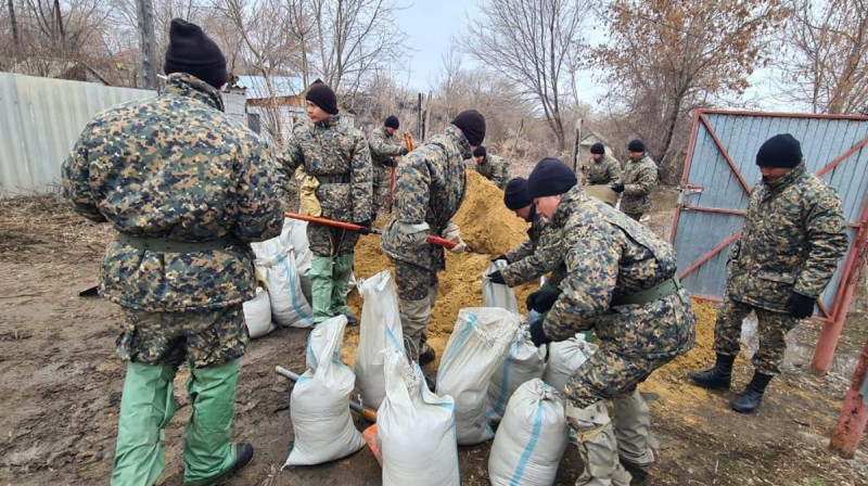 Ақтөбе іргесіндегі Қарғалы өзені тасып адамдар көшіріліп жатыр