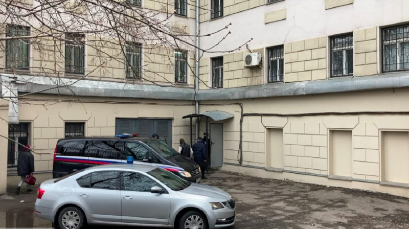 Всех вывели, журналиста привезли: эвакуировали Лефортовский суд Москвы