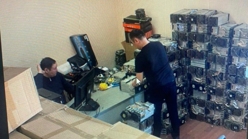 Экс-руководитель поста "СЭЗ "Сары-Арка" осужден за контрабанду майнингового оборудования