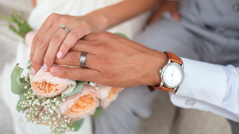 С 1 июля браки в Казахстане будут регистрировать в ЦОНах