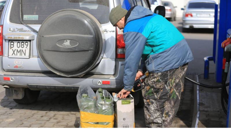 Более 100 фактов вывоза бензина и дизтоплива выявили на таможне в Туркестанской области