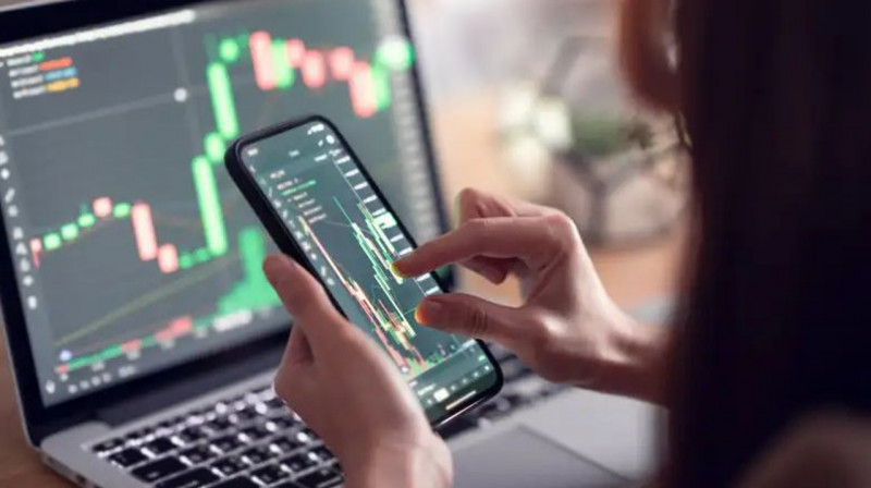 Кладовщик Wildberries обманул россиянку на 17 млн рублей при попытке вывести криптовалюту