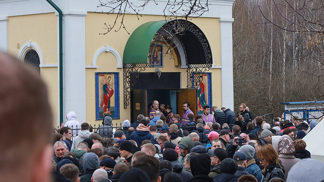 Митинг против строительства мечети. Мечеть в Москве. Православный храм. Косино-Ухтомский мечеть. Церковь фото.