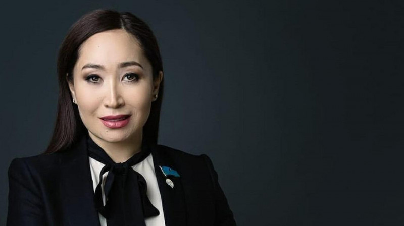 "Қарақат Әбден партиядан кетпейді" - "Ауыл" партиясы депутатқа қатысты петиция туралы