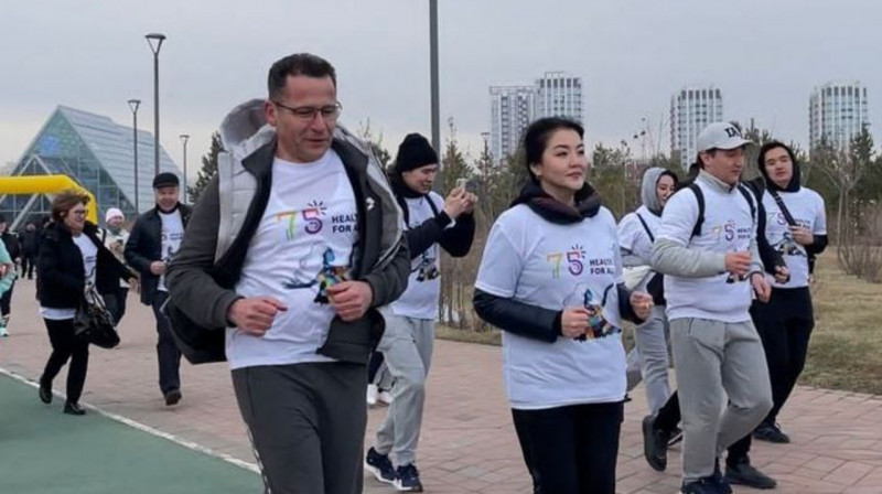 Столичных студентов принудили к участию в марафоне с Ажар Гиният