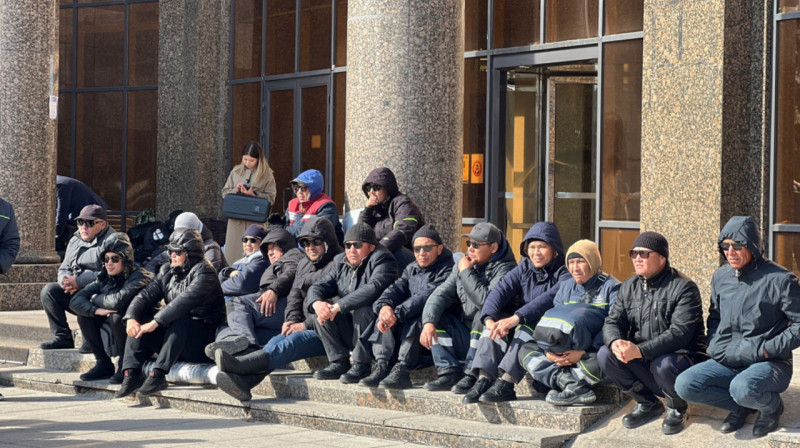 Елордаға келген маңғыстаулық мұнайшылар "Өзенмұнайгазға" орналасуды талап етті