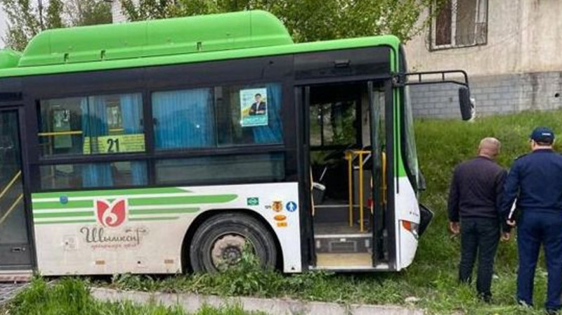 Шымкенттегі бес адамды өлтірген автобус оқиғасы: әйелдің артында бес баласы қалды