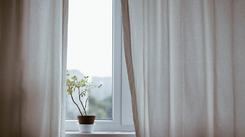 Малыш упал из окна 9-го этажа в Павлодаре