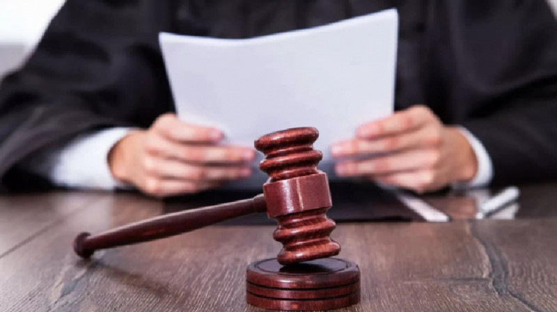 Школьнице из Татарстана дали 2 года условно за попытку поджога военкомата