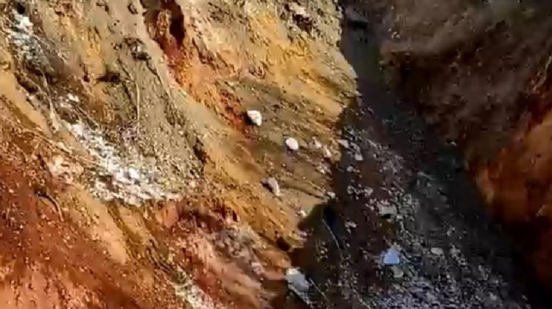 Закрытая шахта частично обрушилась в ВКО