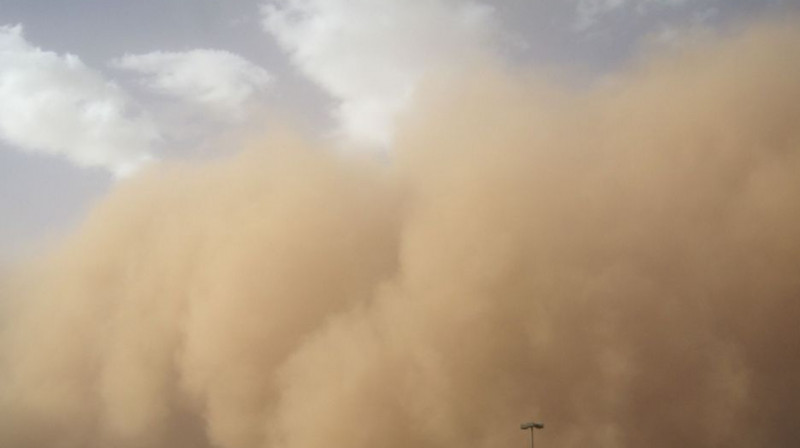 Атырауда екі күн бойы шаңды дауыл соғып тұр